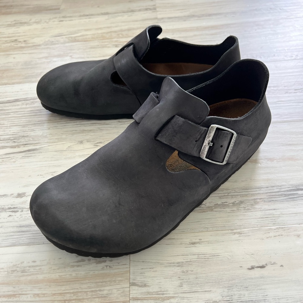 Men’s Birkenstocks London Leather clogs size 42 or 9 to 9.5